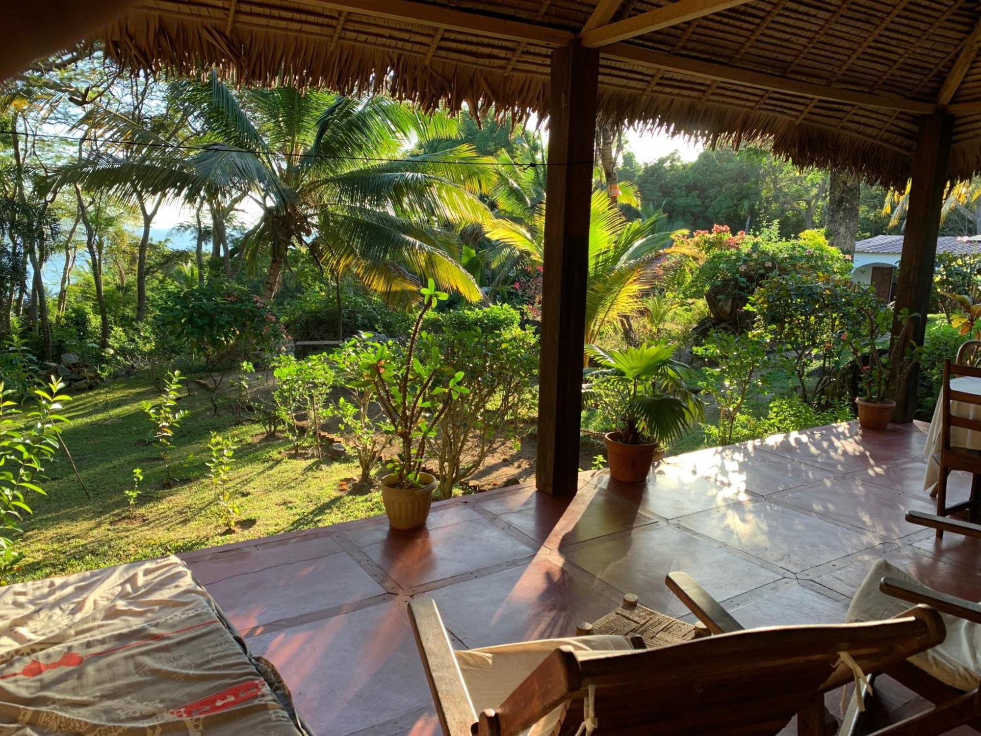 Bed and Breakfast Les Jardins D'Ankify Andimaka Exteriér fotografie